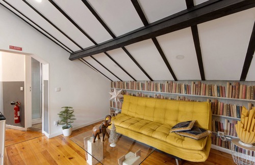 Campanha Apartamento | Room 'Duplo J' with Shared Garden and Wi-Fi