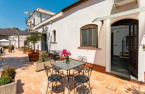 Trappitello Apartamento | Habitación 'Filumena' con vistas a la montaña, Wi-Fi y aire acondicionado.