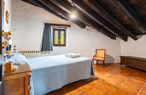 Morella Otro | Habitación 'Flores' con terraza y jardín compartidos