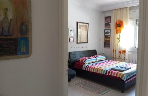 Ariana Cama Y Desayuno | Room Flower Near Airport