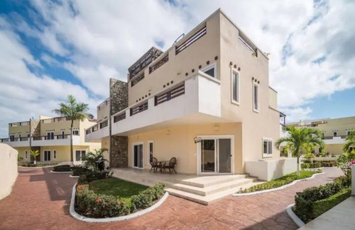 Dixon Cove Apartamento | Habitacion para 4 personas con acceso a playa privada en Villas Las Palmas
