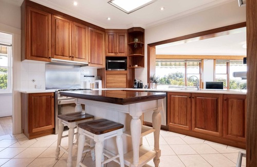 Kings Meadows Casa | Room For Everyone With A Pool And Wifi