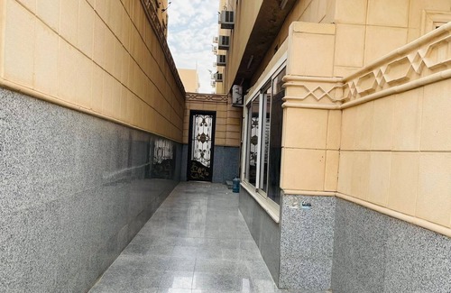 Riyadh Apartamento | Room for Rent 6 monthsnPrice 1800 per monthnSecurity 1000nOffice Fee 1000