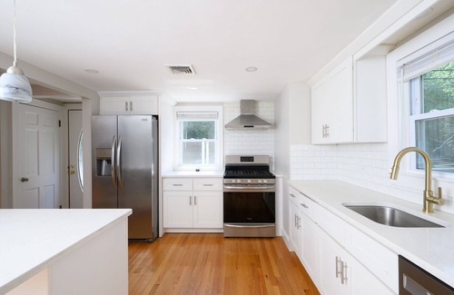 Braintree Casa | Room for rent in newly renovated suburban home. Close to Hwy/MBTA and hospitals