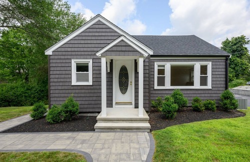 Braintree Casa | Room for rent in newly renovated suburban home. Close to Hwy/MBTA and hospitals