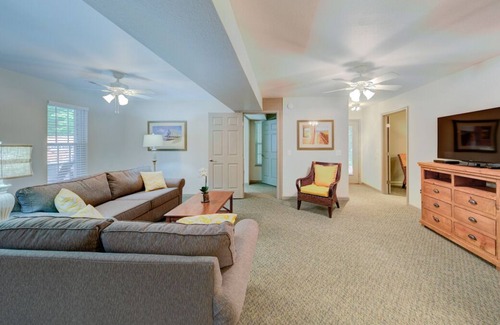 Sea Scape Complejo | Room for the Whole Family! Spacious Unit, Kitchen, Lake for Fishing