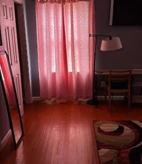 Newark Casa | Room G DIVINE VILLA AND RESORT, 6 MINS TO AIRPORT, 4MINS TO PENN STATION.