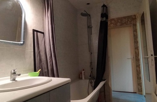 Merignies Casa | Room in a house 200 m from the greenway