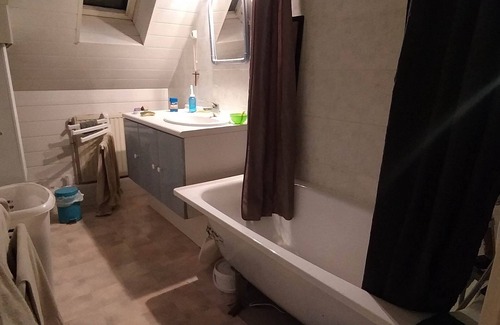 Merignies Casa | Room in a house 200 m from the greenway