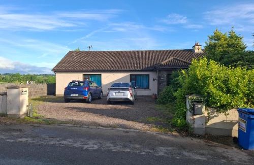 County Cork Casa | Room in a private house in the middle of countryside first store or bar within 10 min drive