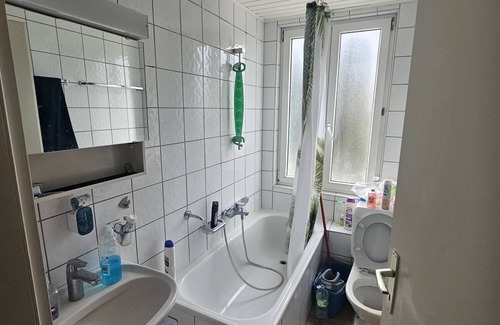 Epalinges Cama Y Desayuno | Room in a shared apartment in Epalinges
