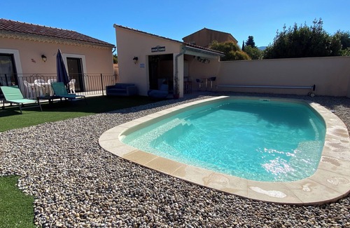 Malaucene Apartamento | Room in a Villa at the Foot of Ventoux