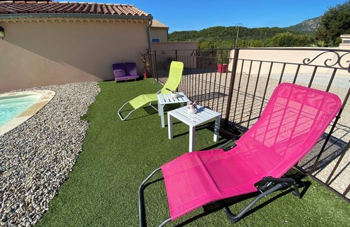 Malaucene Apartamento | Room in a Villa at the Foot of Ventoux