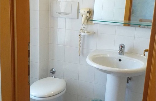 Pineto Cama Y Desayuno | Room in B&B - Quadruple Room for a Totally Relaxing Holiday