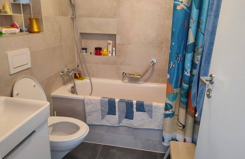 Courtepin Casa | Room in our family home, close to the station and services