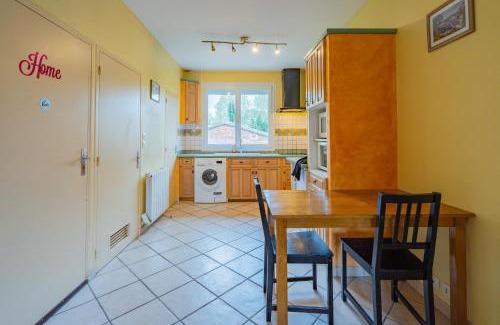 Arenes Romaines - Saint-Martin-du-Touch Apartamento | Room in Toulouse - Studio proche Airbus Toulouse St Martin Touch