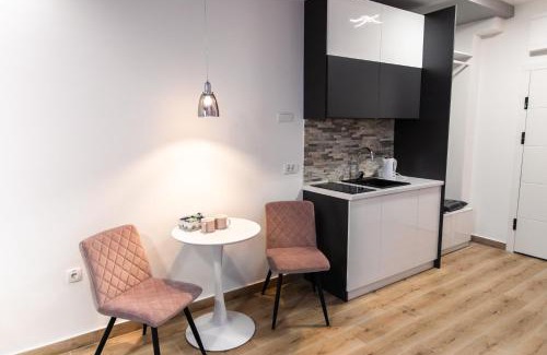 Subotica Apartamento | Room Jacuzzi “ATHENA”