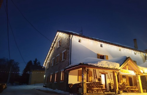 Vassieux-en-Vercors Apartamento | Room 'Les Carlines' with Mountain View, Shared Terrace and Wi-Fi