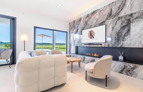Plaissan Cama Y Desayuno | Room n°2 in Villa SCL - Heated swimming pool