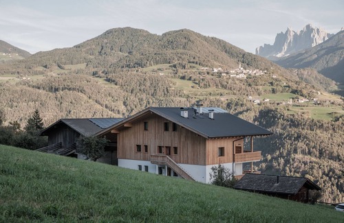 Velturno Apartamento | Habitación 'Oberhemberger Hof Dreier' con vistas a la montaña, terraza compartida y Wi-Fi