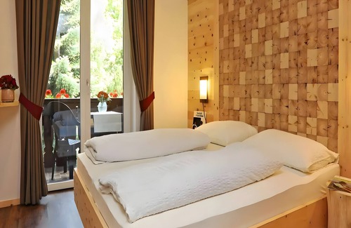 Sarntal Apartamento | Room 'Olympia Zimmer 204' with Mountain View, Shared Garden and Wi-Fi