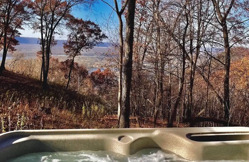 De Soto Casa | Room on the Ridge / HOT TUB / Sleeps 2
