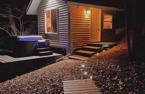 De Soto Casa | Room on the Ridge / HOT TUB / Sleeps 2