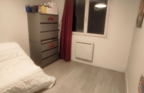 Bourgoin-Jallieu Apartamento | Room on the ski route, close to the town center, in a quiet location