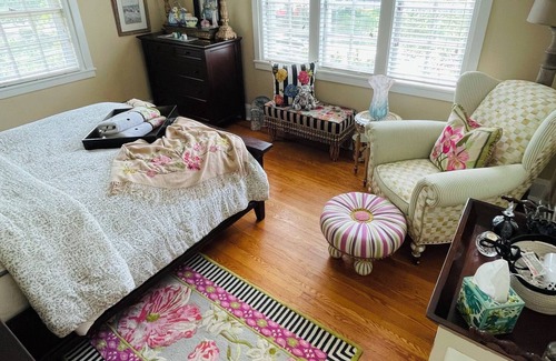 Haverford Cabaña | Room rental in “cottage like” home