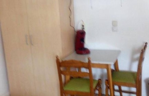 Daun Casa | Room rental Pargen (Budget twin room)