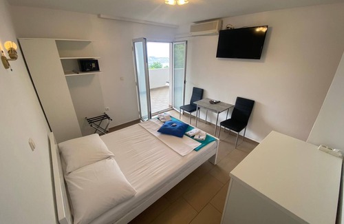 Municipality of Omisalj Casa | Room-studio Melissa With Terrace and sea