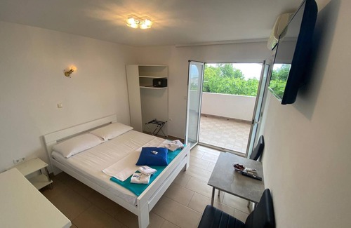 Municipality of Omisalj Casa | Room-studio Melissa With Terrace and sea