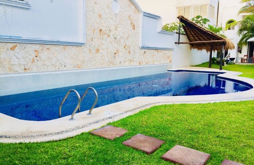 Centro Villa | Room-superior Basic Room With Swimming P
