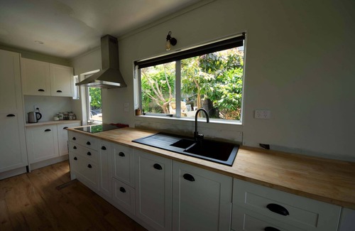 Nelson Casa | Room to move with a rural feel in Nelson city.