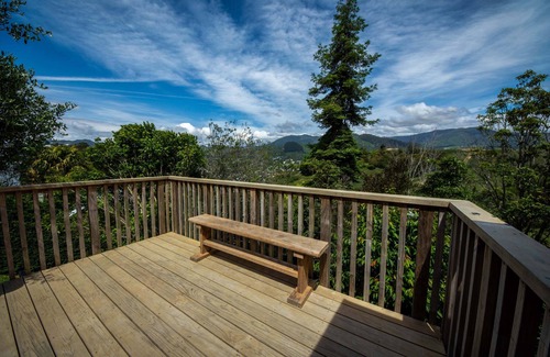 Nelson Casa | Room to move with a rural feel in Nelson city.