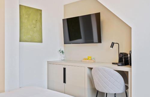 Cessange Apartamento | Room w Balcony & WiFi near Cloche d'Or Shopping