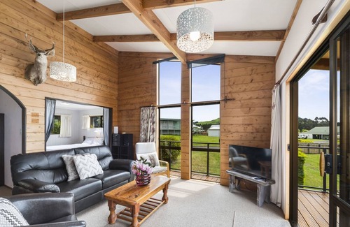 Omori Casa | ROOM WITH A VIEW - OMORI HOLIDAY HOME, family friendly in Omori