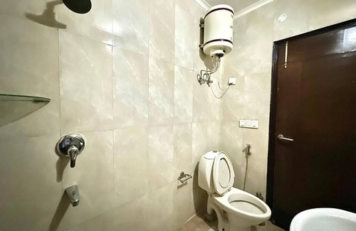 Gurugram Apartamento | Room with attach washroom near golf course road