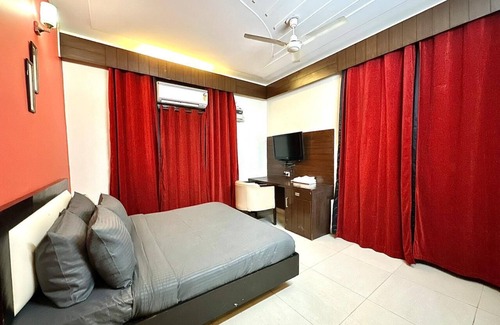 Gurugram Apartamento | Room with attach washroom near golf course road
