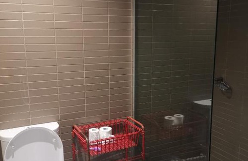 Docklands Casa | Room with king-size bed close to Melbourne CBD & Southern Cross Station