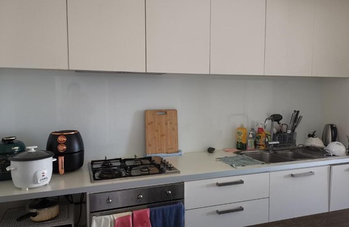 Docklands Casa | Room with king-size bed close to Melbourne CBD & Southern Cross Station