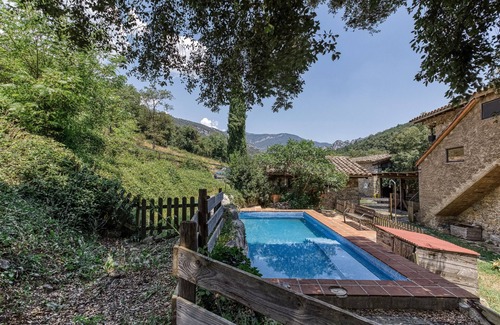 Montagut Apartamento | Habitación 'Xarel-lo' con vistas a la montaña, piscina compartida y terraza compartida