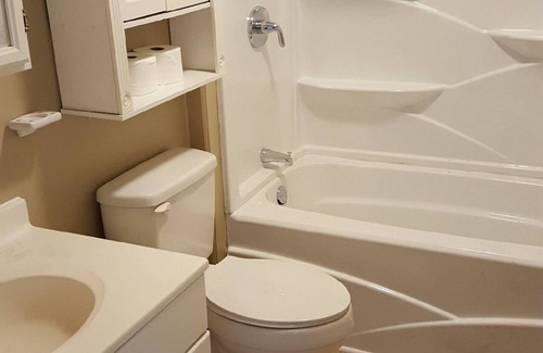 Pratt Casa | Rooms for rent! Traveling worker lodging!