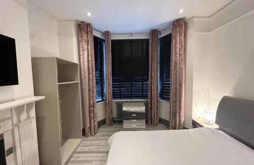 Broad Green Casa | Rooms in Modernised Victorian House