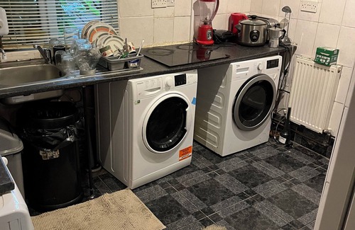 Birmingham Casa | Rooms near stadium park’s hospital and university