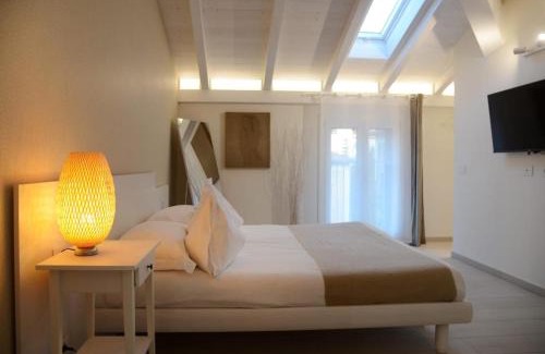 Reggio nell'Emilia Casa | ROOMS,REGGIO AFFITTACAMERE con Bagno Privato, TV, Clima , Wi-Fi