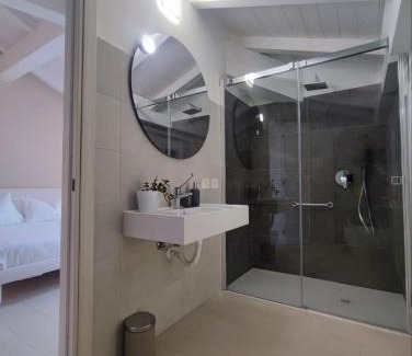 Reggio nell'Emilia Casa | ROOMS,REGGIO AFFITTACAMERE con Bagno Privato, TV, Clima , Wi-Fi