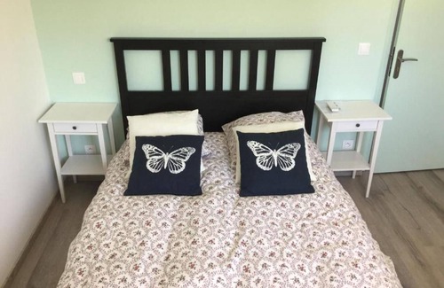 Fontguenand Cama Y Desayuno | Habitaciones con mesa de huéspedes en Berry, cerca del Zoo de Beauval, aparcamiento