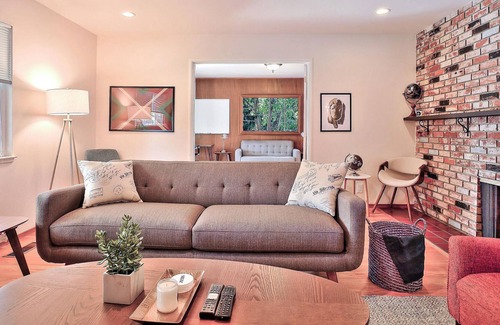 Sunnyvale West Casa | Roomy 3 BR Home in Sunnyvale w/ Private Backyard