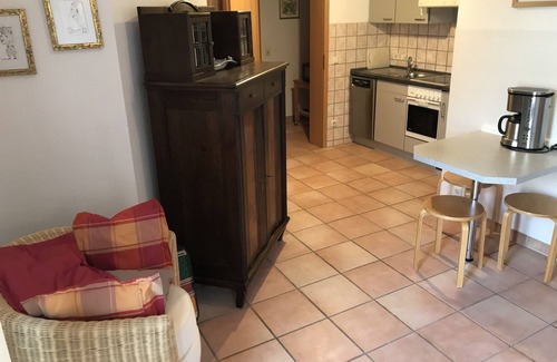 Queichhambach Apartamento | Amplio apartamento de 3 estrellas, situado en las afueras con vistas a las Trifels castillo